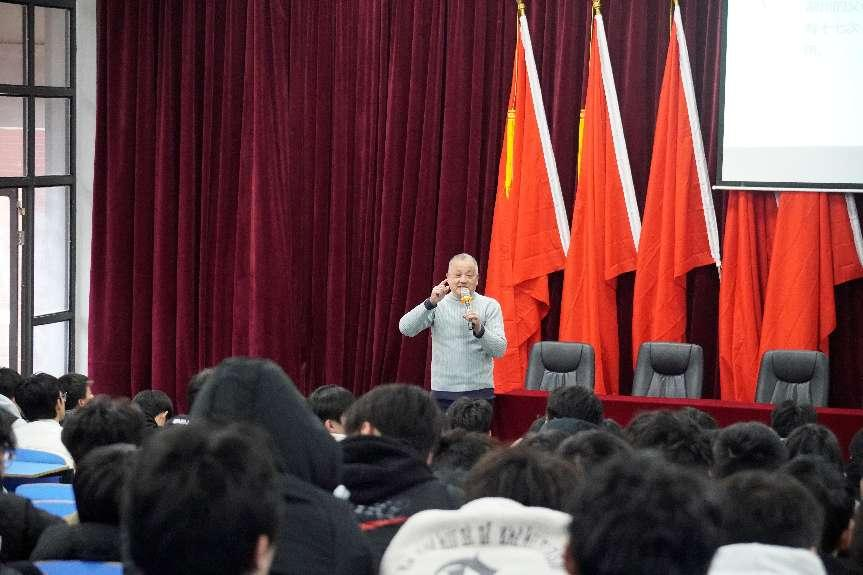 學院團委組織開展青年大講堂活動