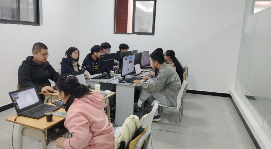 以代碼為矛，以創(chuàng)意為盾：移動(dòng)應(yīng)用開(kāi)發(fā)大賽備戰(zhàn)啟動(dòng)！