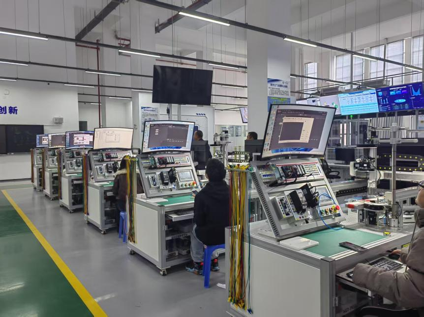 共探數(shù)智發(fā)展新機(jī)遇 共繪人工智能新藍(lán)圖——學(xué)院教師赴華騰軟件產(chǎn)業(yè)有限公司調(diào)研學(xué)習(xí)