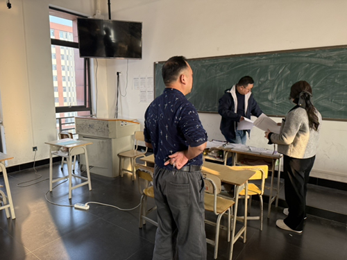 安全檢查不松懈，裝飾系里筑平安——建筑裝飾系開展教室安全專項(xiàng)檢查