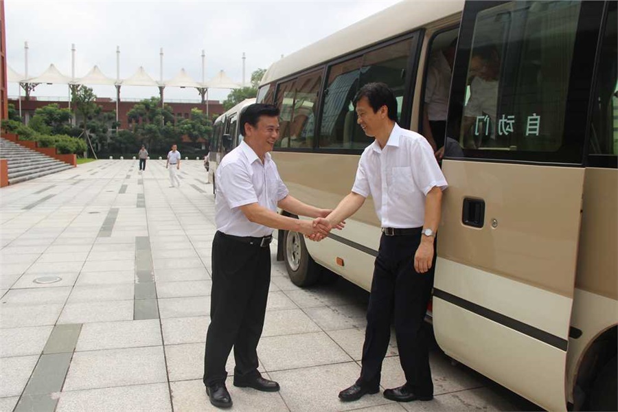 蔡振紅副省長蒞臨學院視察指導工作